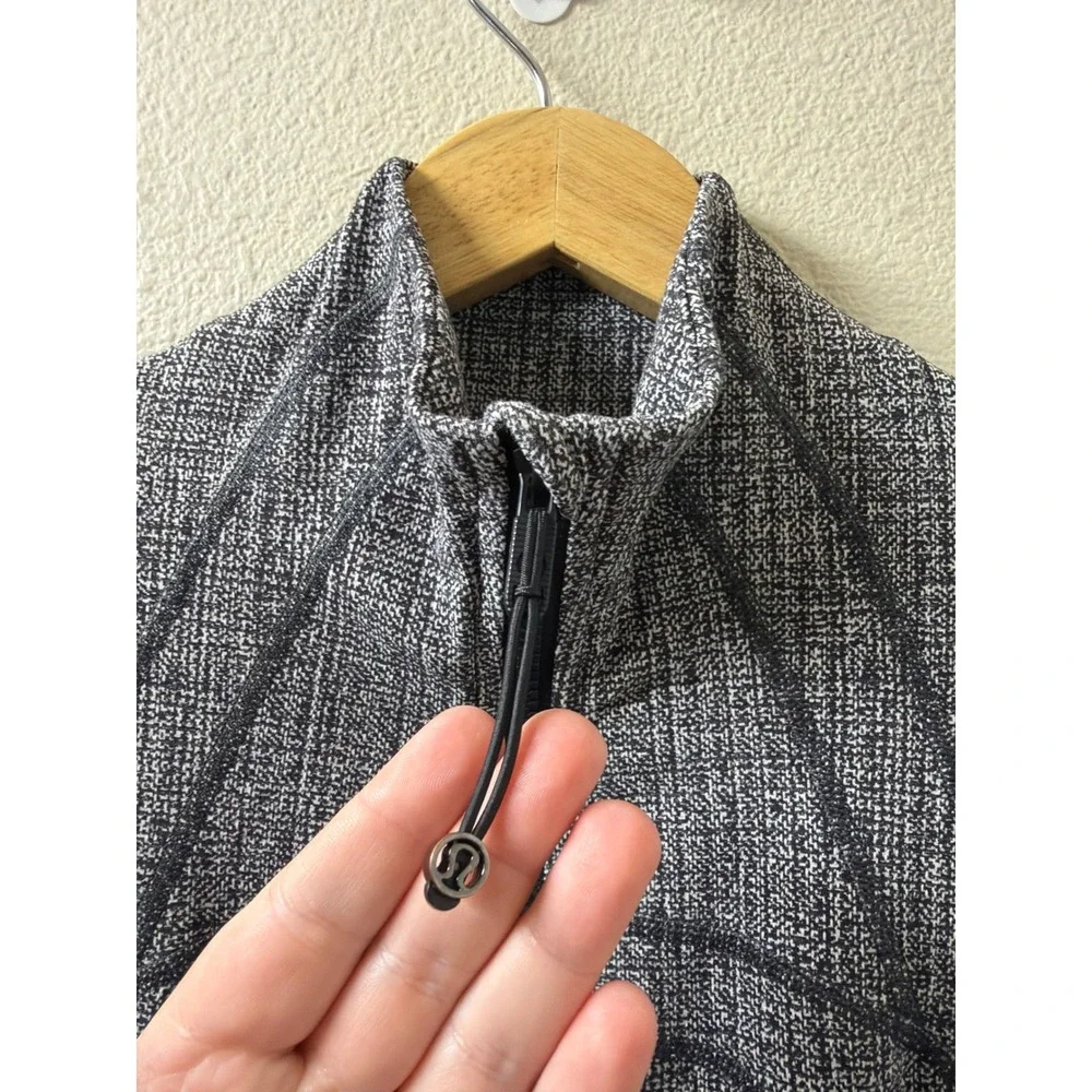 Women's Lululemon Define Jacket Size 6
